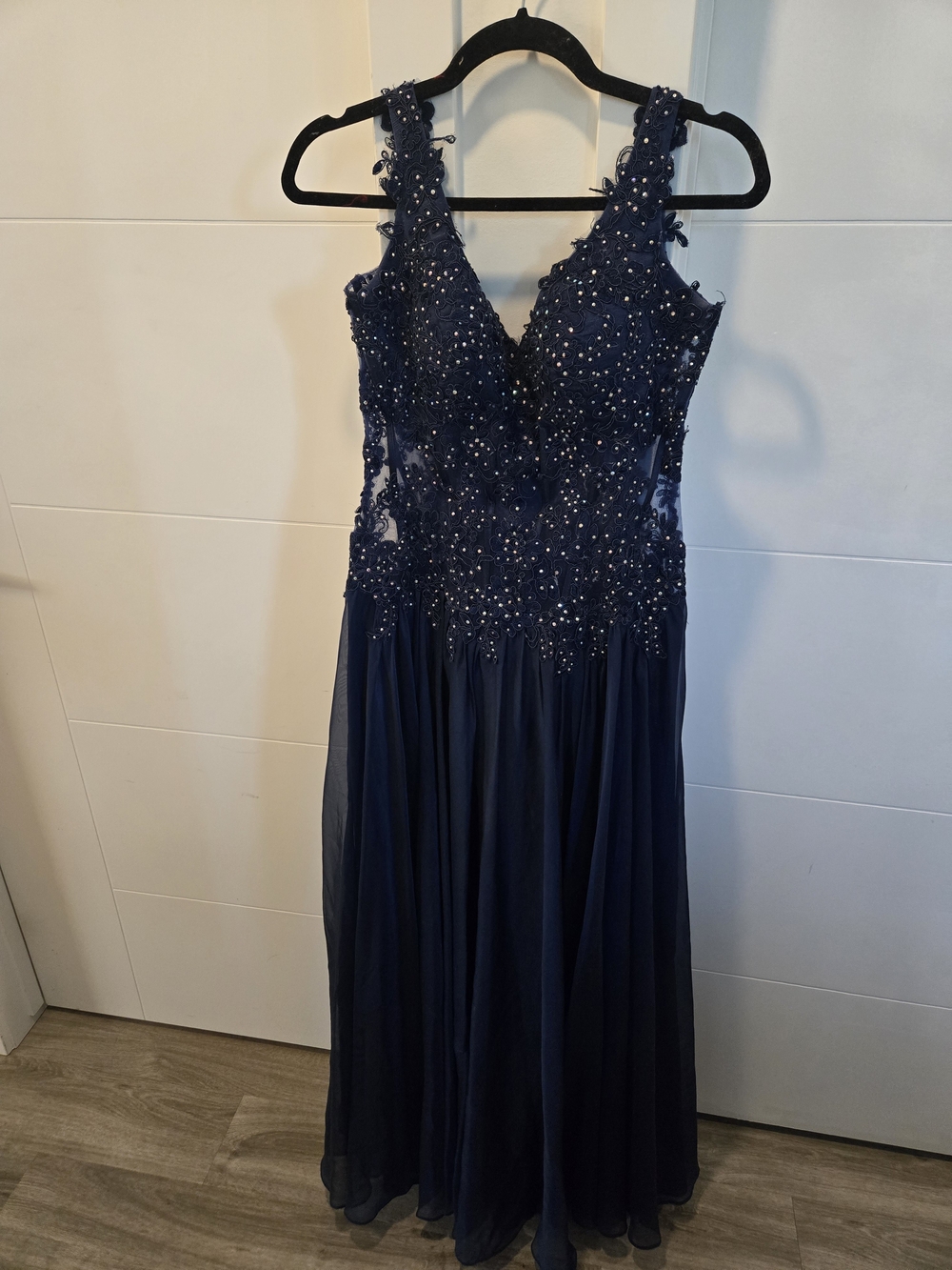 Jenny Packham Navy Beaded Chiffon V-Neck Evening Gown